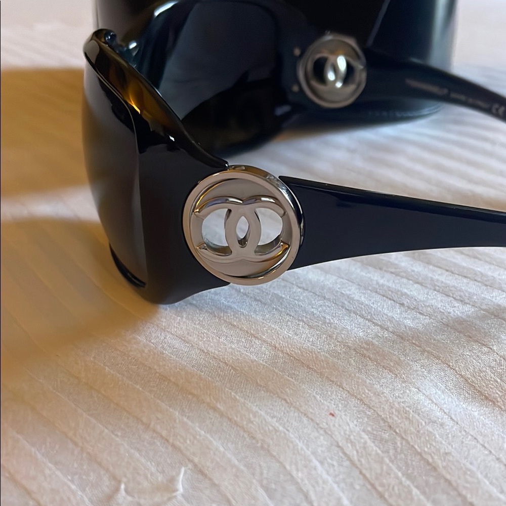 Chanel Black Sunglasses - Picture 3 of 8